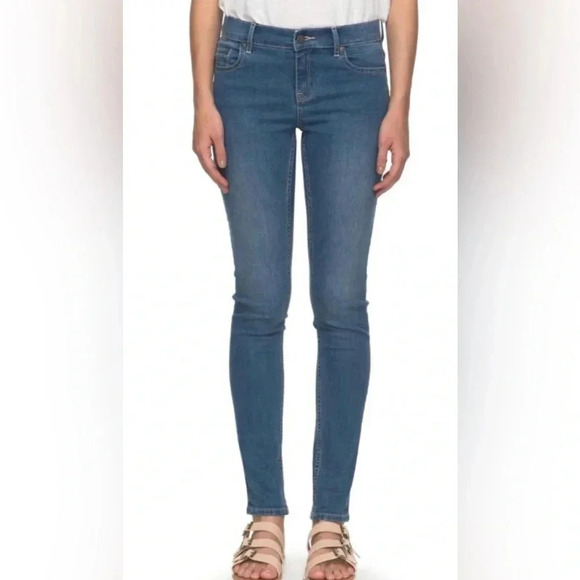 Roxy Women’s Denim Skinny Fit‎ Straight Leg Jeans Medium to Dark Wash Size 3 EUC - Picture 1 of 9